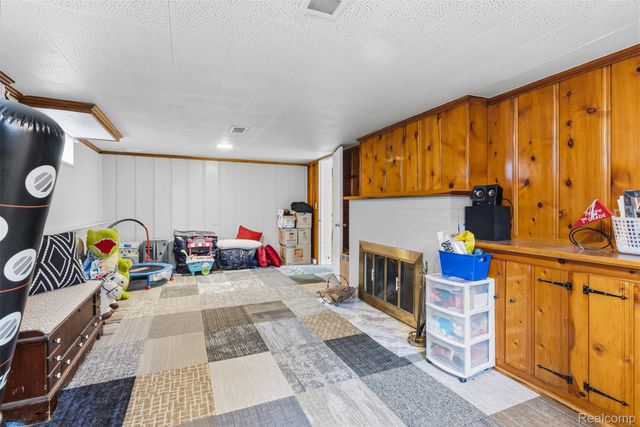 1114 W Vernon Drive, Flint, MI 48503