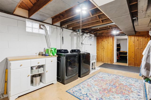 1114 W Vernon Drive, Flint, MI 48503