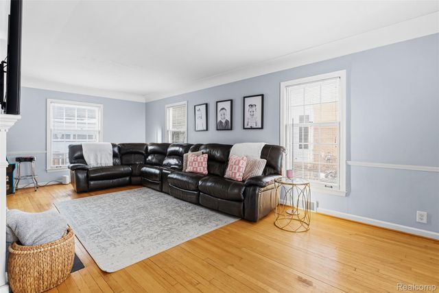 1114 W Vernon Drive, Flint, MI 48503