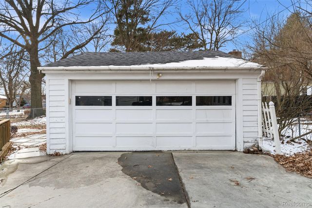 1114 W Vernon Drive, Flint, MI 48503