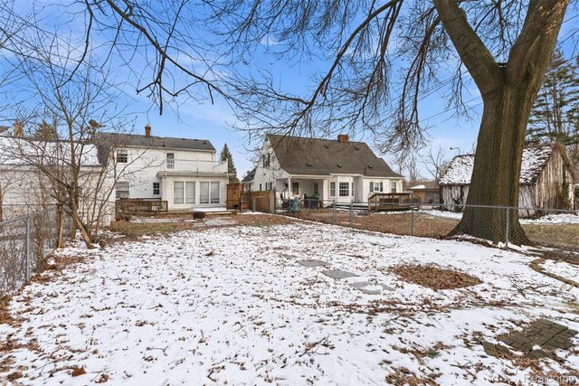 1114 W Vernon Drive, Flint, MI 48503