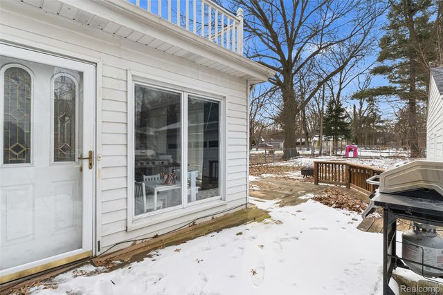 1114 W Vernon Drive, Flint, MI 48503