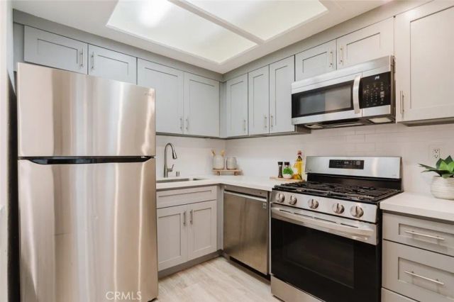 435 E Valencia 105, Burbank, CA 91501
