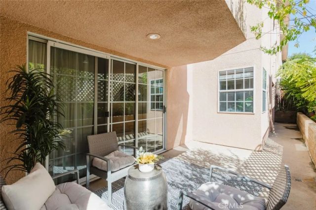 435 E Valencia 105, Burbank, CA 91501