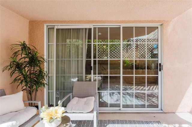 435 E Valencia 105, Burbank, CA 91501