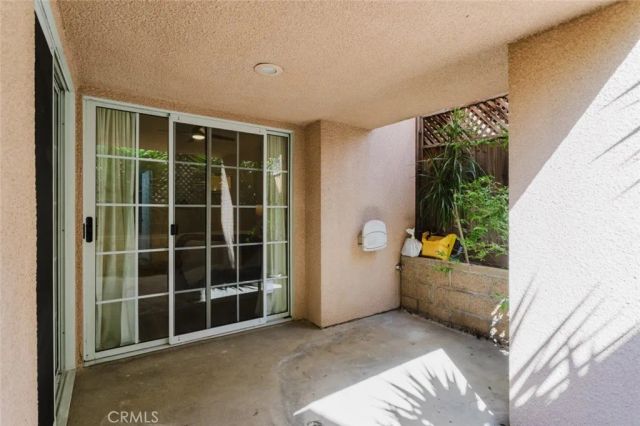 435 E Valencia 105, Burbank, CA 91501