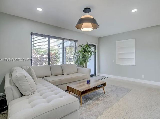1728 NE 17th Ter, Fort Lauderdale, FL 33305