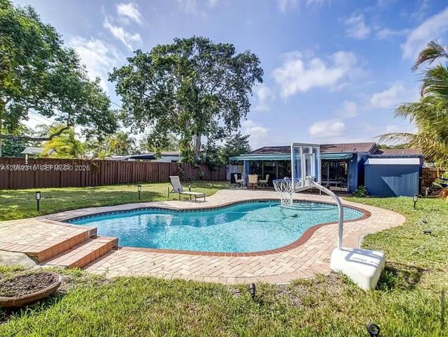 1728 NE 17th Ter, Fort Lauderdale, FL 33305