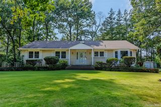 2 Erita Lane, Smithtown, NY 11787
