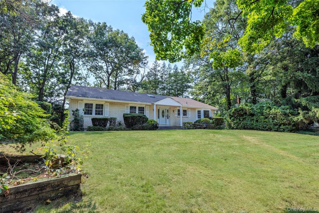 2 Erita Lane, Smithtown, NY 11787 — photo 2
