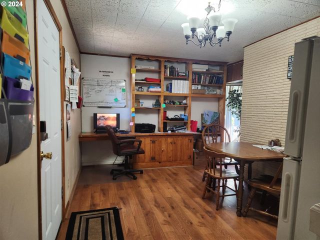 2887 E St, Washougal, WA 98671