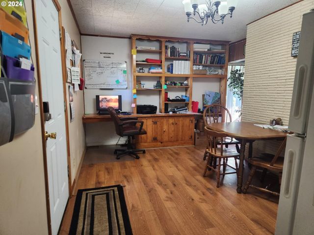 2887 E St, Washougal, WA 98671