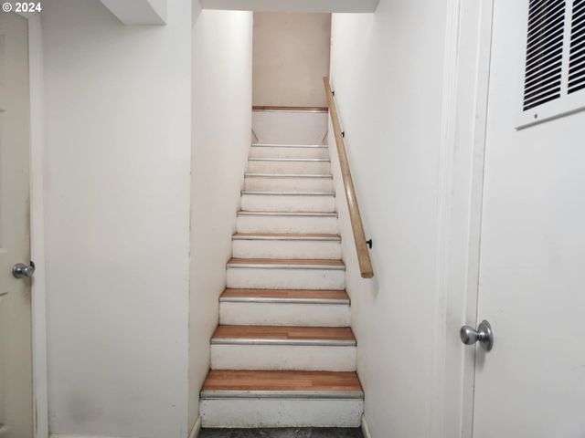 2887 E St, Washougal, WA 98671