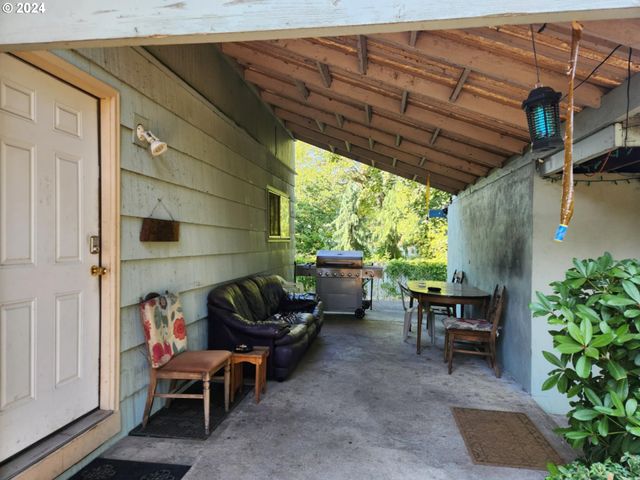 2887 E St, Washougal, WA 98671