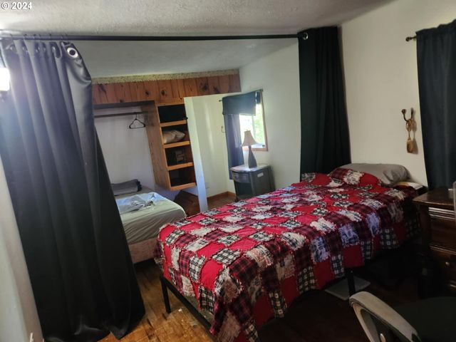 2887 E St, Washougal, WA 98671
