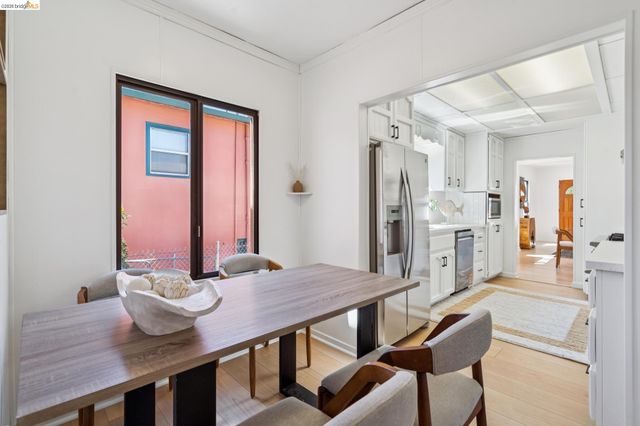 2328 Bartlett St, Oakland, CA 94601