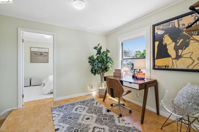 2328 Bartlett St, Oakland, CA 94601