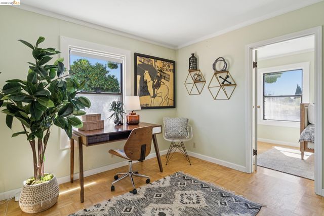 2328 Bartlett St, Oakland, CA 94601