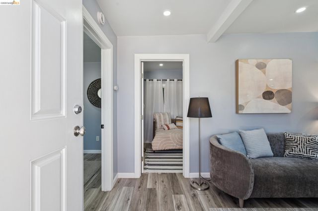 2328 Bartlett St, Oakland, CA 94601