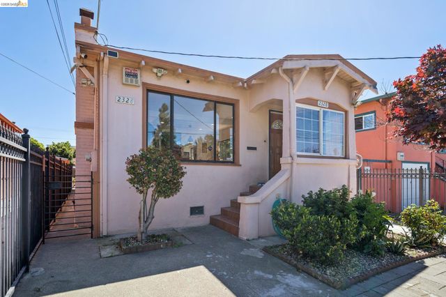 2328 Bartlett St, Oakland, CA 94601