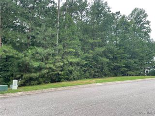 5300 Linkshire Ln, Providence Forge, VA 23140