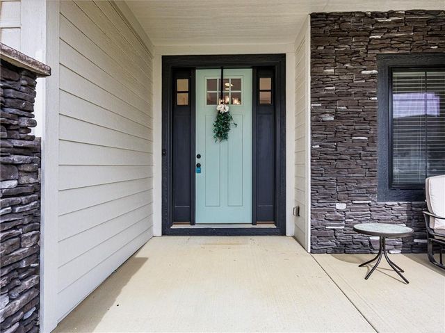 1100 NE Goshen Court, Lee's Summit, MO 64064