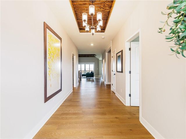 1100 NE Goshen Court, Lee's Summit, MO 64064