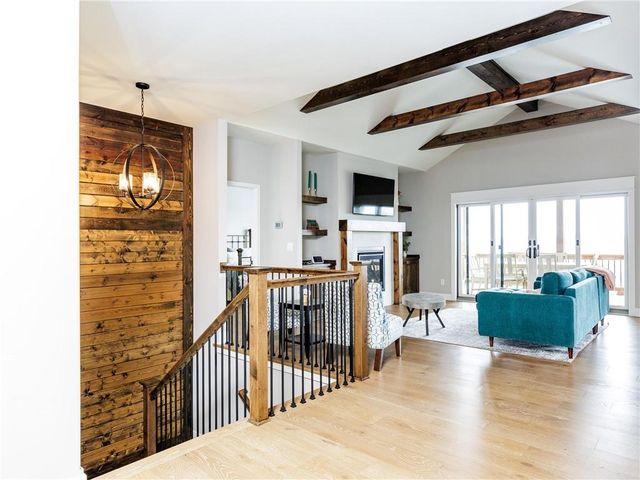 1100 NE Goshen Court, Lee's Summit, MO 64064