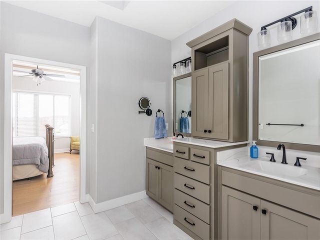 1100 NE Goshen Court, Lee's Summit, MO 64064