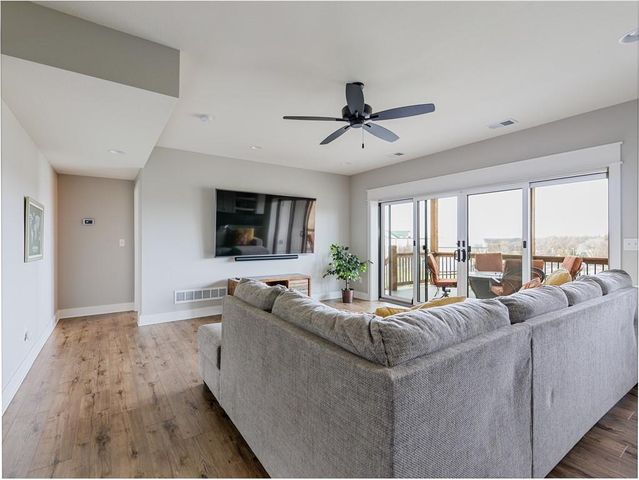 1100 NE Goshen Court, Lee's Summit, MO 64064