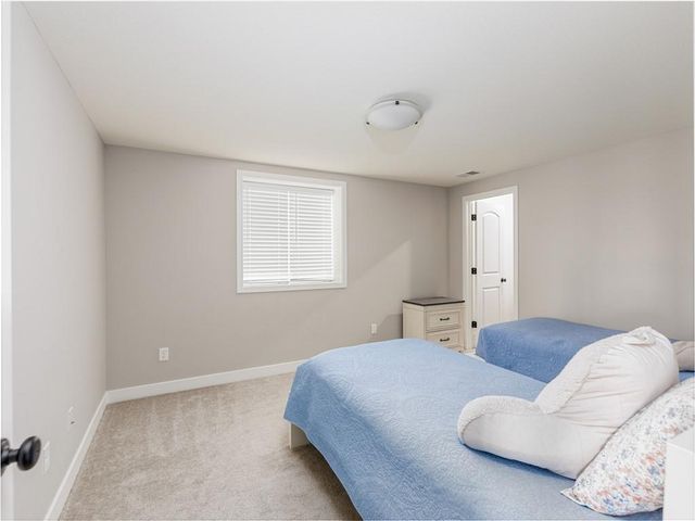 1100 NE Goshen Court, Lee's Summit, MO 64064