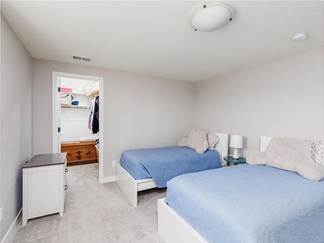 1100 NE Goshen Court, Lee's Summit, MO 64064