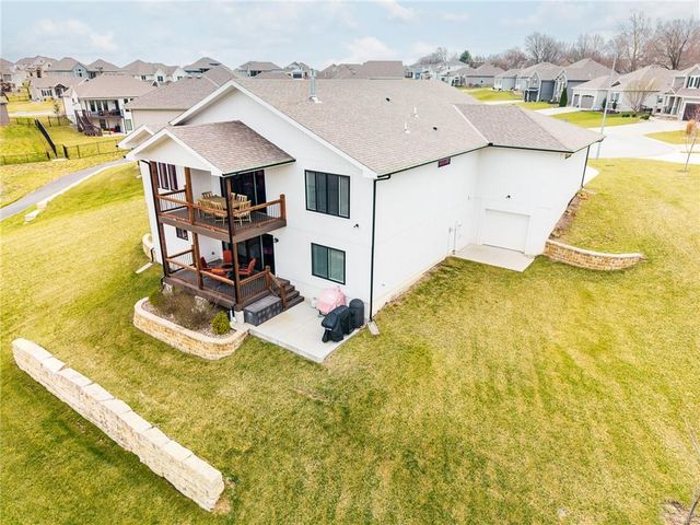 1100 NE Goshen Court, Lee's Summit, MO 64064