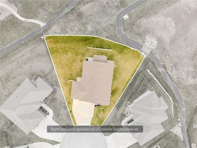 1100 NE Goshen Court, Lee's Summit, MO 64064