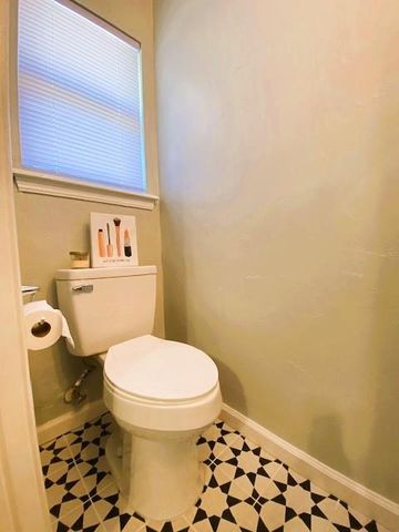 1100 ELMHURST Drive, Moore, OK 73160