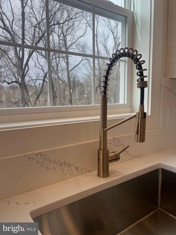 179 ELLICOTT RD, Avondale, PA 19311