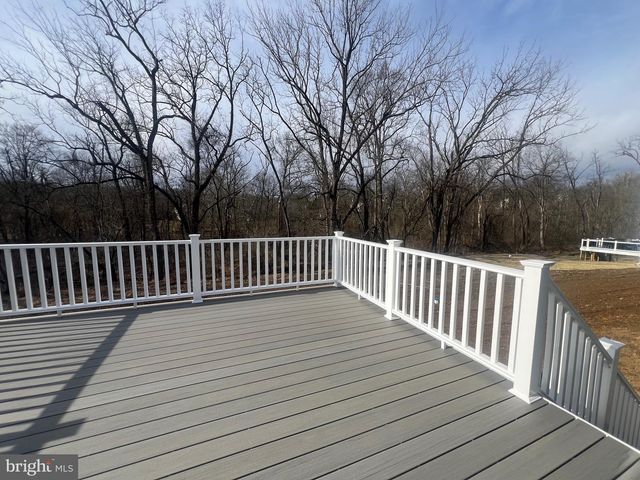 179 ELLICOTT RD, Avondale, PA 19311