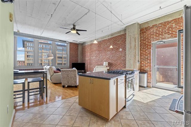 1627 Locust Street 406, St Louis, MO 63103
