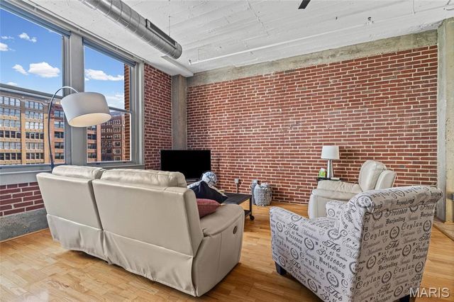 1627 Locust Street 406, St Louis, MO 63103