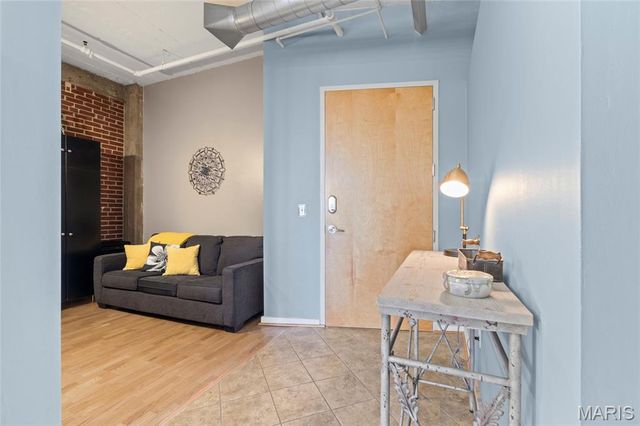 1627 Locust Street 406, St Louis, MO 63103