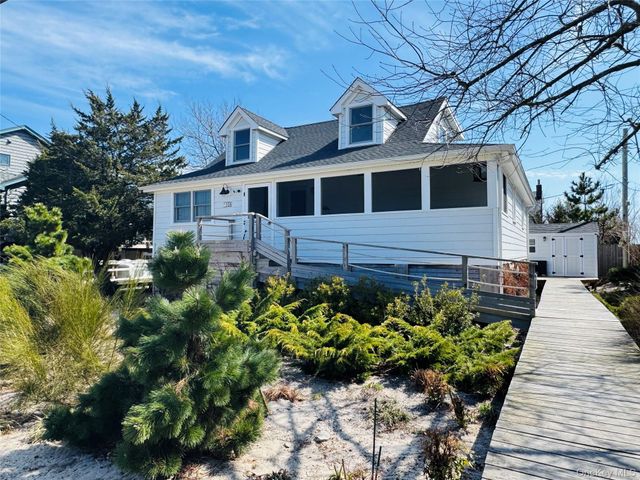 106 Oak Beach Road, Oak Beach, NY 11702