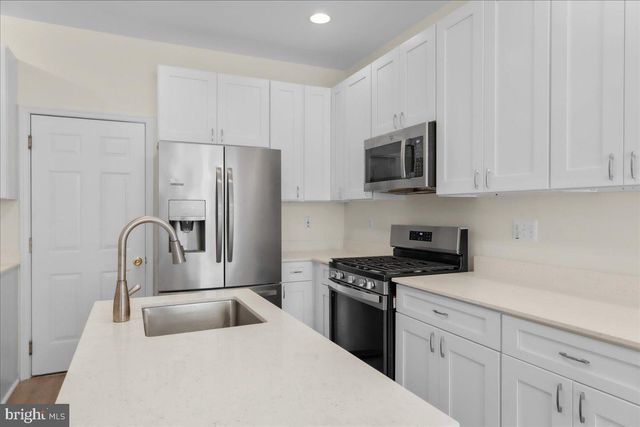 9812 PICKENS PL, Manassas Park, VA 20111