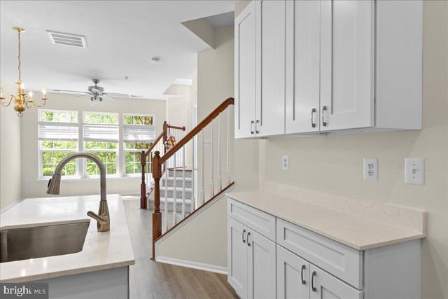9812 PICKENS PL, Manassas Park, VA 20111