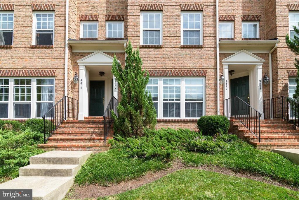 9812 PICKENS PL, Manassas Park, VA 20111