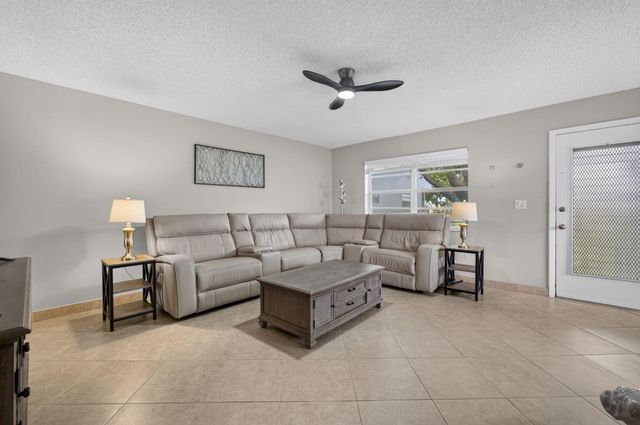 942 Normandy T Trail 942, Delray Beach, FL 33484