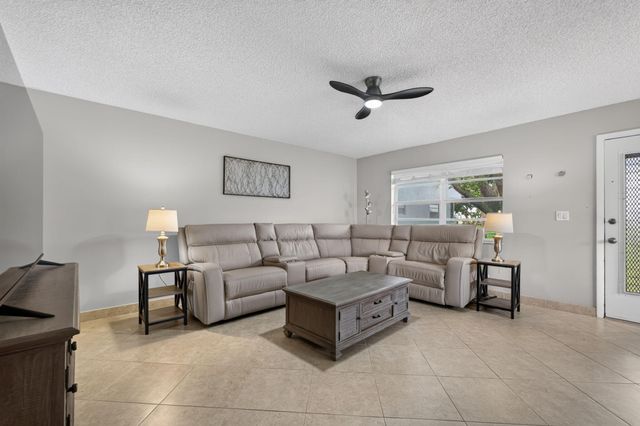 942 Normandy T Trail 942, Delray Beach, FL 33484