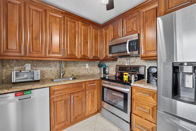 942 Normandy T Trail 942, Delray Beach, FL 33484