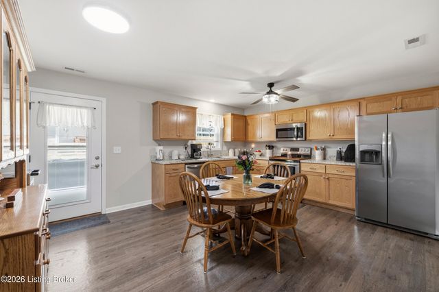2012 Lucille Routt Ct, Lawrenceburg, KY 40342