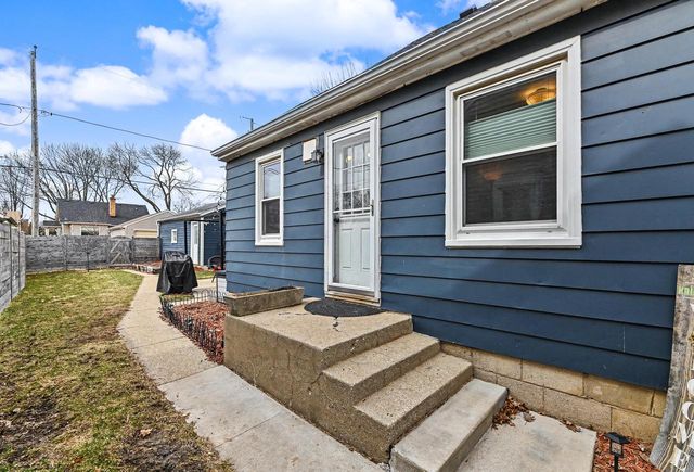 2853 N 87th STREET, Milwaukee, WI 53222