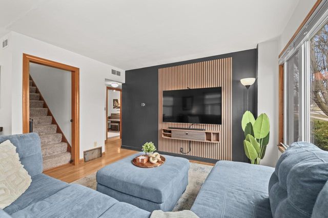 2853 N 87th STREET, Milwaukee, WI 53222